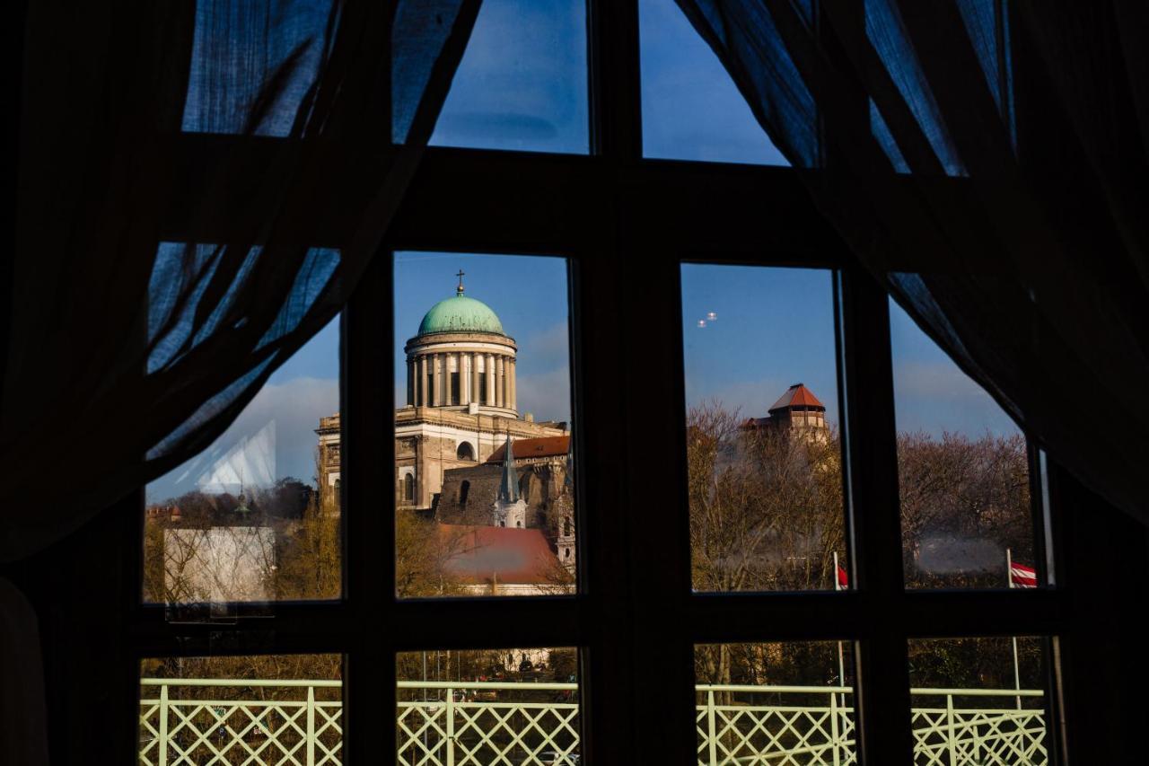 Bridge Apartment Esztergom Eksteriør bilde
